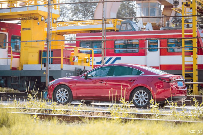 阿特兹油表指针不动,马自达阿特兹油表亮黄灯