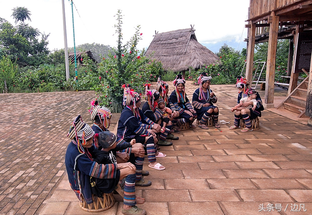 终年生活在高山密林之中的一个神秘的部族，孟连阿卡人！