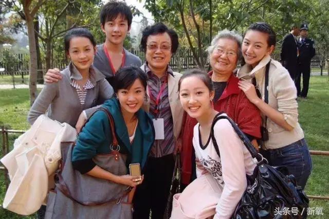 和杨洋在一起过的女明星,演员杨洋用的是哪个化妆品