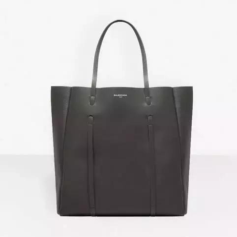 国内外差价最大的产品,哪个国家的品牌包包便宜