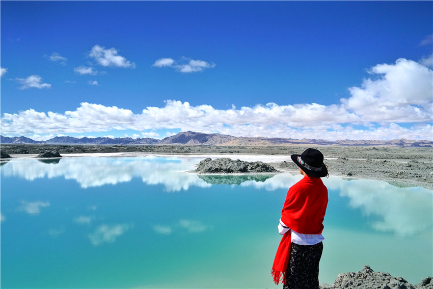 大柴旦翡翠湖美的像仙境,美丽的大柴旦翡翠湖宛如仙境