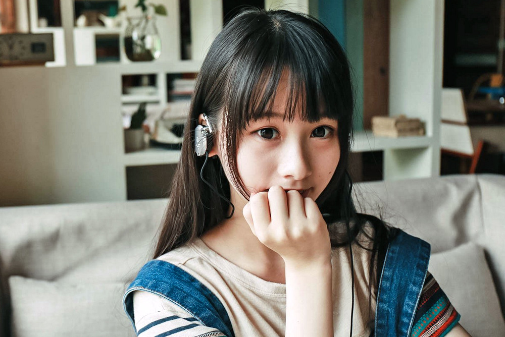 聆听发烧耳机,聆听顶级音响