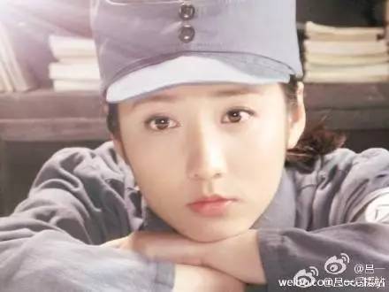 为什么美妆博主的口红都要涂出去 (美妆博主和普通人涂口红哪个好)