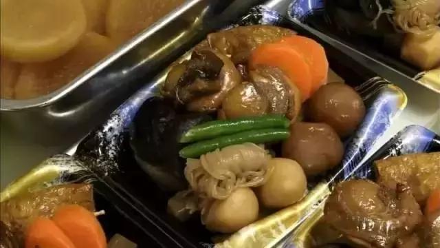 GJSAY光晶说：欠债8000万，老夫妻开一家小超市，年赚7