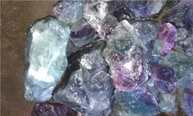 各种宝石象征的寓意及其作用大全,世界最全宝石功效及寓意