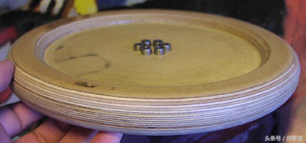 小伙自己动手做迷你电动四轮车,四轮电动小车简易制作