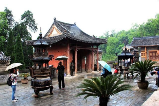 河南最有名的寺庙有哪些,河南有名的佛教圣地