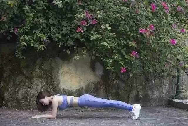 每天做1分钟平板支撑会怎么样,坚持做一个月平板支撑会怎么样