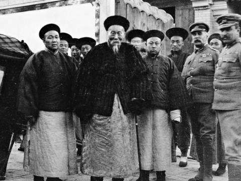 日本侵华的大炮能打多少距离,日本士兵最怕的武器