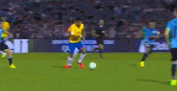 从*力暴**鸟转会巴萨和1.2亿违约金看许家印对中国足球三大贡献