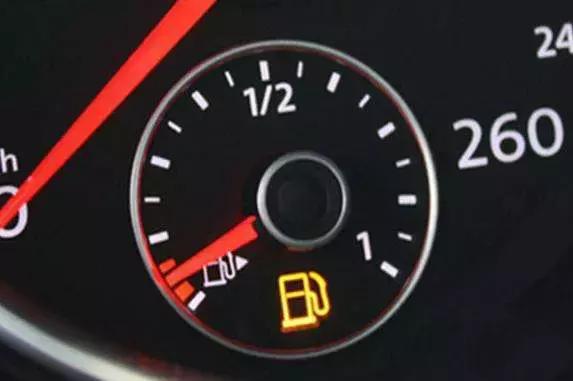 车辆油耗莫名增加,方向盘抖动,其实遇到这种情况自己就能解决!