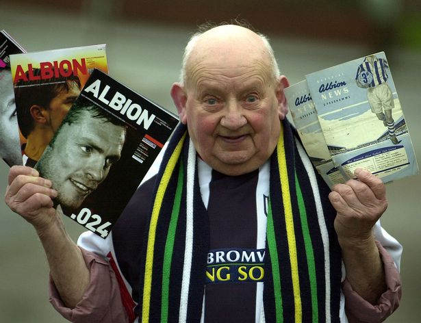 英超首轮爆满的山楂球场,空了一个座位