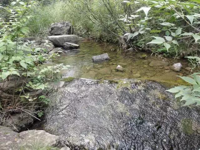 距京160公里,山水面积达5km²,双泉汇流誉为“十里画廊”