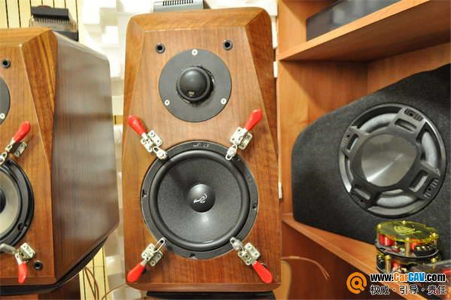 雪佛兰科鲁兹汽车音响改装家用,雪佛兰科鲁兹09顶配全车喇叭升级