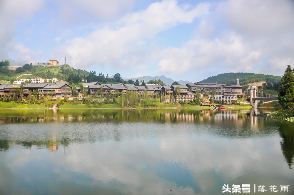 丹寨万达小镇打造综合性旅游景区,贵州丹寨万达小镇十一第一天