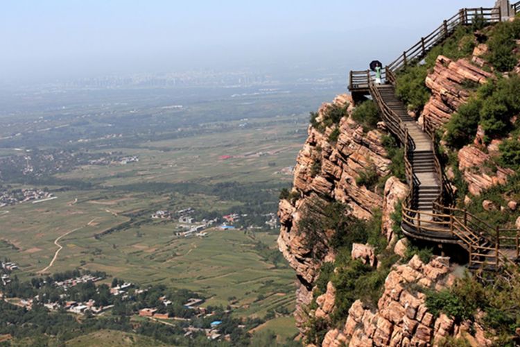 伊滨区万安山山顶公园,洛阳万安山山顶公园照片