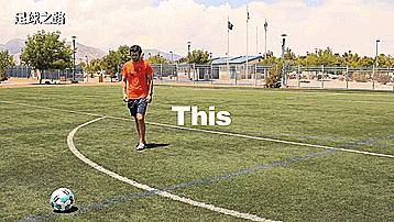 如何用脚踢出弧线球,怎么用脚内侧搓弧线球