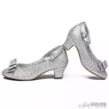 12个大牌童鞋盘点，从出生到跑跳都有！