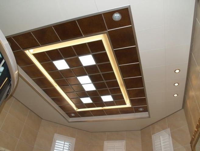 卫生间吊顶铝扣板和pvc哪个好,厨房吊顶用pvc好还是铝扣板好