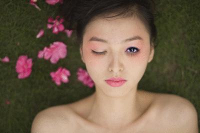 关于眼皮跳的几种说法,眼皮跳真的会代表有坏事发生吗