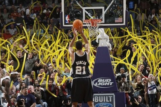 诺盖拉：没想到我会用这招吧，费沃斯：我罚球的时候辣眼睛