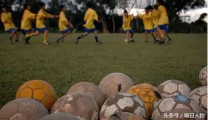 踢球吧姑娘赤峰,踢球吧女孩完整版