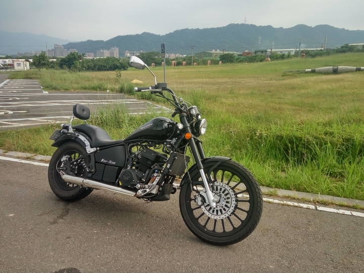 台湾越野车试驾视频,国产大鹰王摩托车