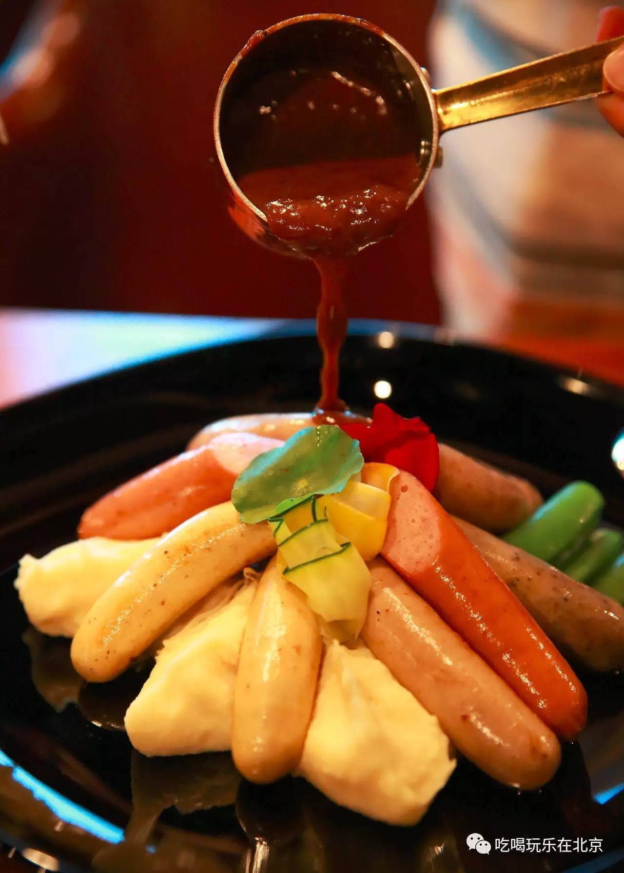 三里屯的这家店,让我甘心被“无人头”戏弄