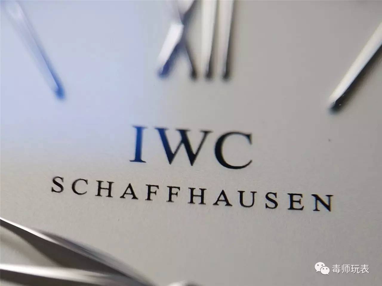万国柏涛菲诺的秒针是弯的吗,iwc万国柏涛菲诺系列男士腕表
