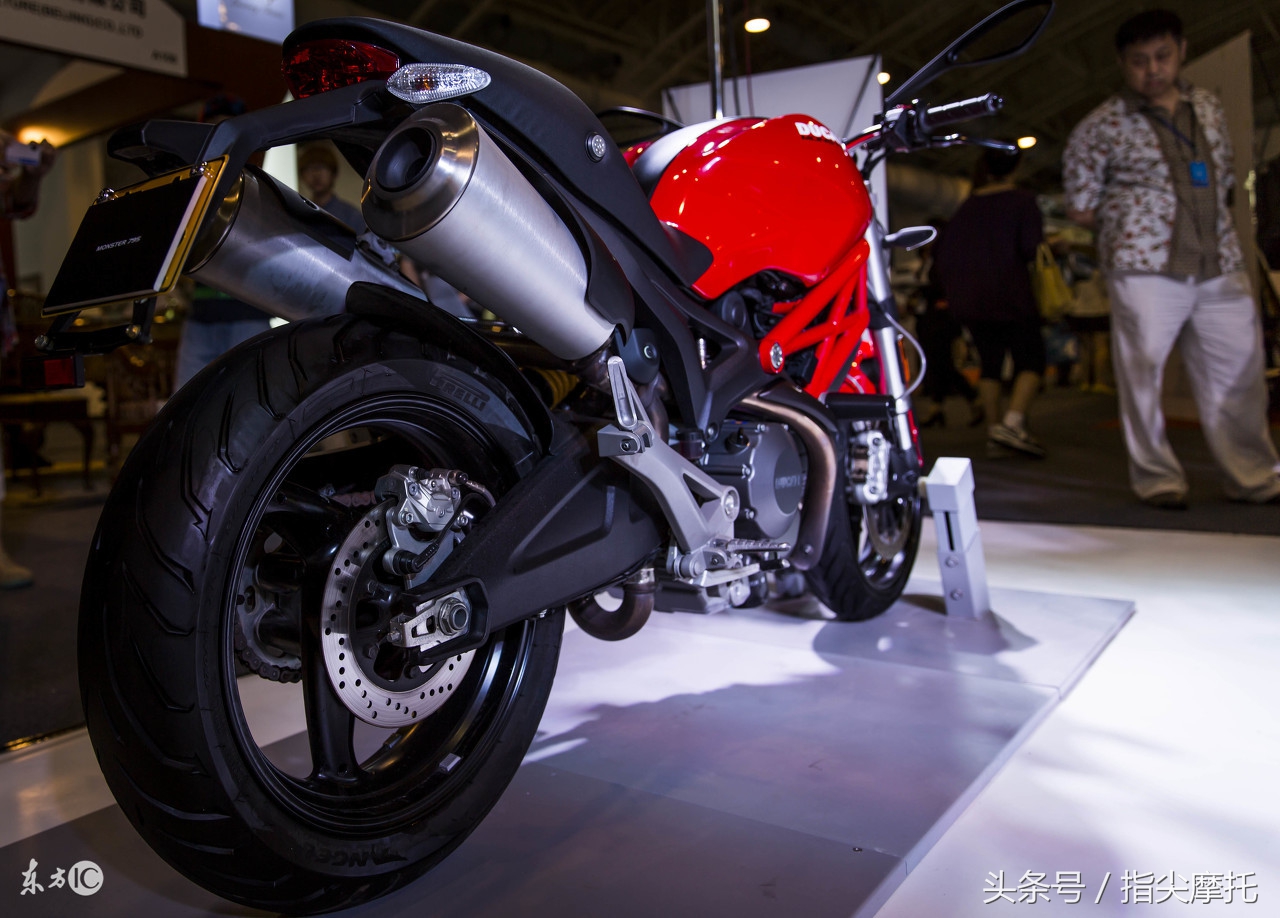 摩托车废气管喷油什么原因,摩托车不冒黑烟烧机油怎么解决