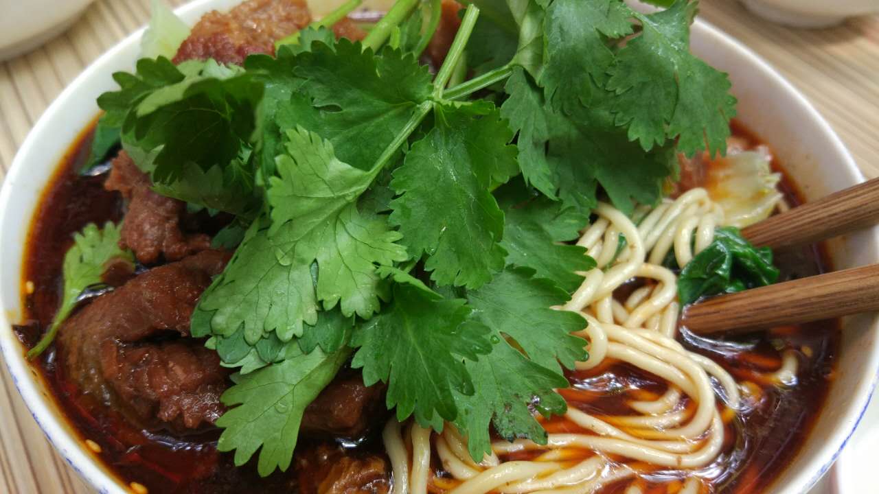 重庆麻辣小面:开店选择加盟还是学习?待我一一道来