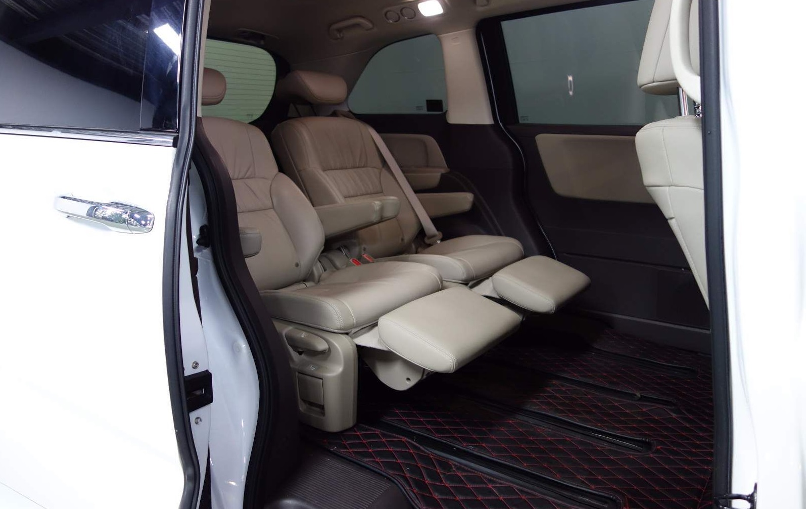 奥德赛2015款与2017款有什么区别,本田奥德赛2015款2.4自动舒适版