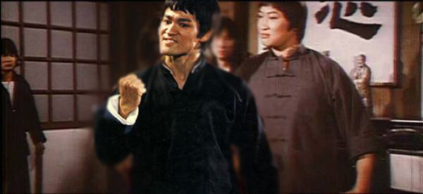 李小龙的爆发力为什么这么强,李小龙能打得过几个普通人