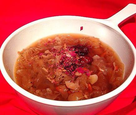 燕窝滋阴糖水,滋阴润燥的隔水炖燕窝