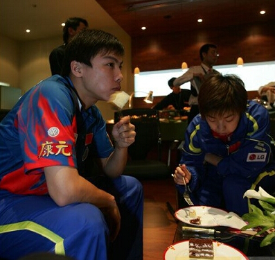 国乒双打奇才三进三出国家队，骂观众被罚下乡，曾与张怡宁拍拖