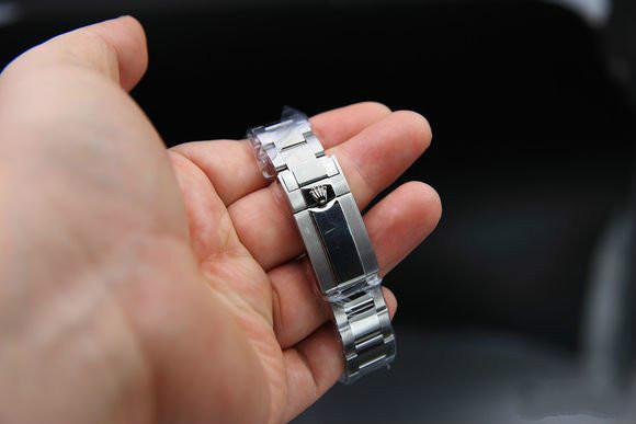 劳力士迪通拿戴着丢人吗,劳力士迪通拿金表是真的吗