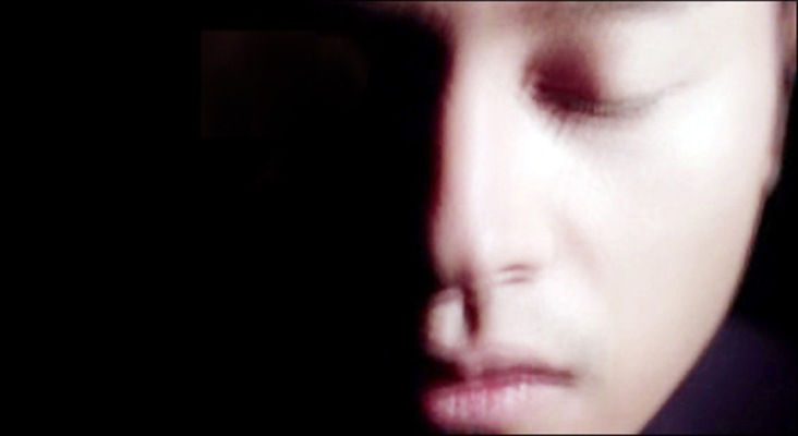 张国荣如果活到现在长什么样,张国荣一跃而下的视频