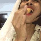 靠一只马克笔化妆为人间*物尤**！深扒网红艾克里里和他的娇喘助理！