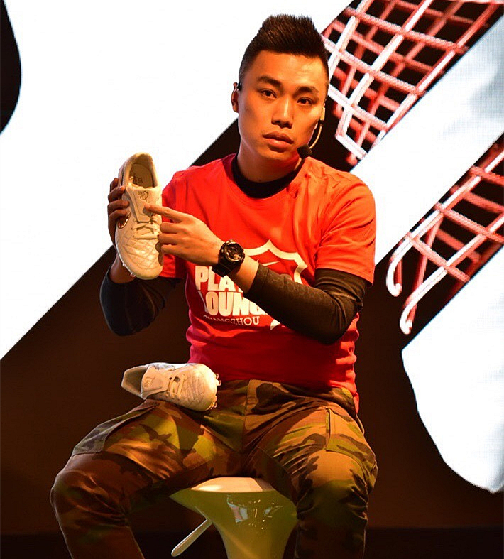 足球鞋新手入门推荐可踢全位置,足球鞋入门知识大全