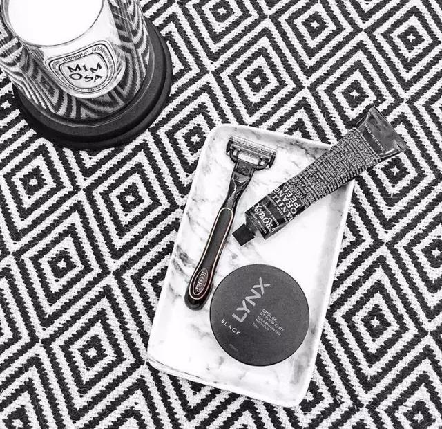 又土又丑却好用到爆的护肤品,别问我产品质量好不好文案