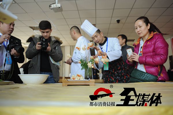 乌鲁木齐厨师比赛,高颜值厨娘厨艺大pk