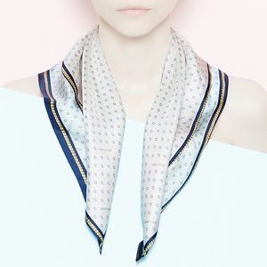 爱马仕丝巾旧款打折,爱马仕丝巾向女王致敬特别款