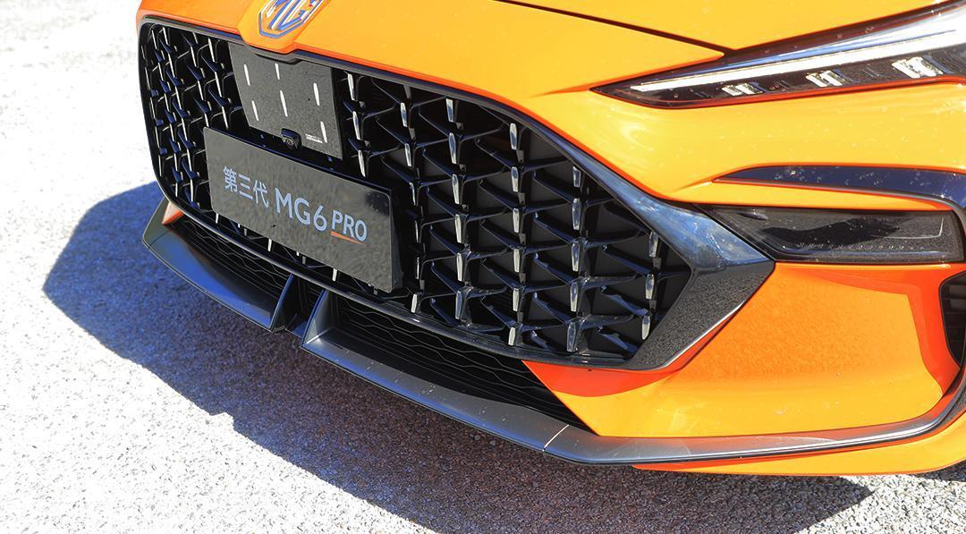 名爵mg6pro实际跑山路,名爵mg6pro豪华版都有点什么配置
