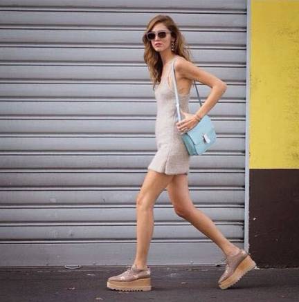 现在有什么夏天穿的好看的小白鞋 (有什么好看的百搭小白鞋)