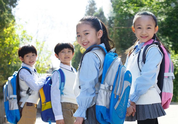 工作再忙也别忘多陪陪孩子,工作再忙也要收拾好心情接孩子