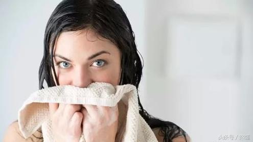 夏天喜欢游泳,夏天喜欢玩水对身体有什么影响