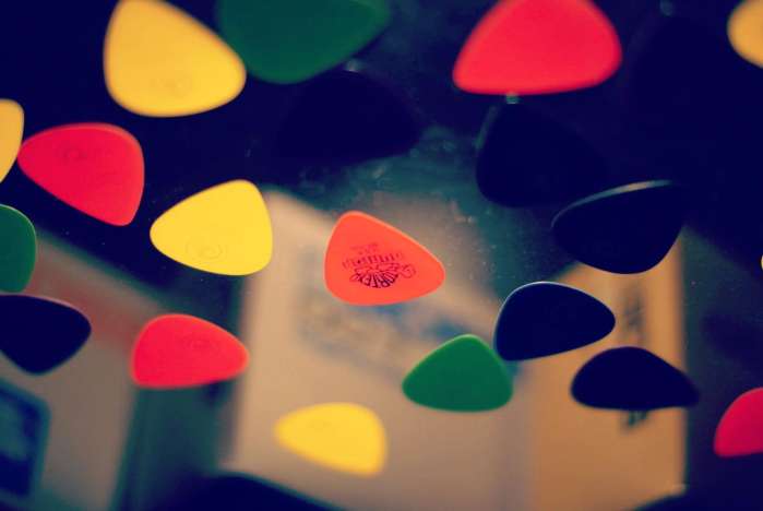 万元吉他千元吉他百元吉他区别,新手学吉他如何挑选吉他购买吉他