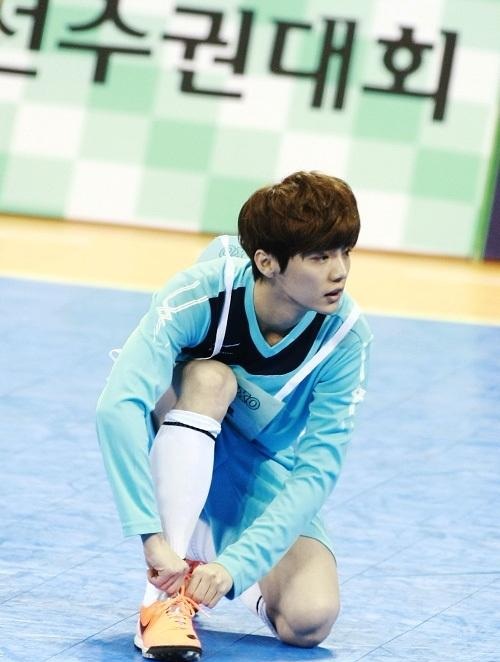 鹿晗少年英豪勇斗,鹿晗足球少年