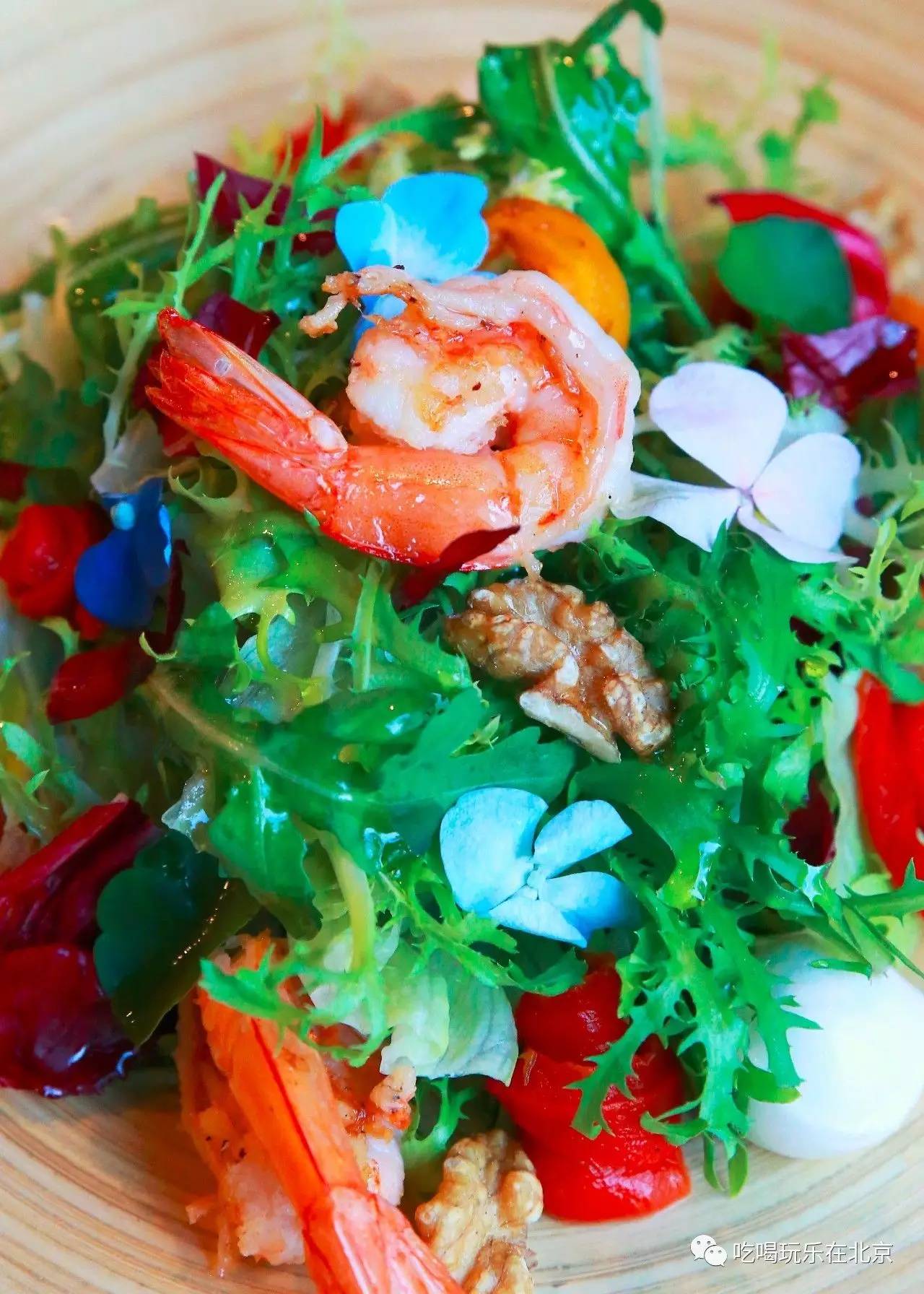 三里屯的这家店，让我甘心被“无人头”戏弄