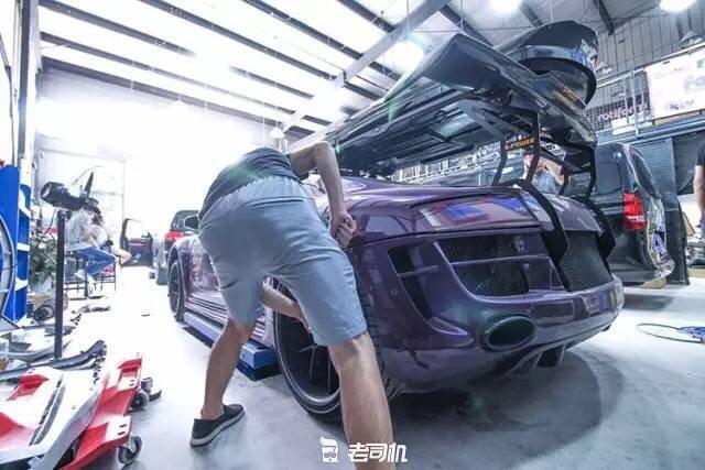 开辆超跑去*藏西**！最后看看几百万的奥迪R8破成啥样了？